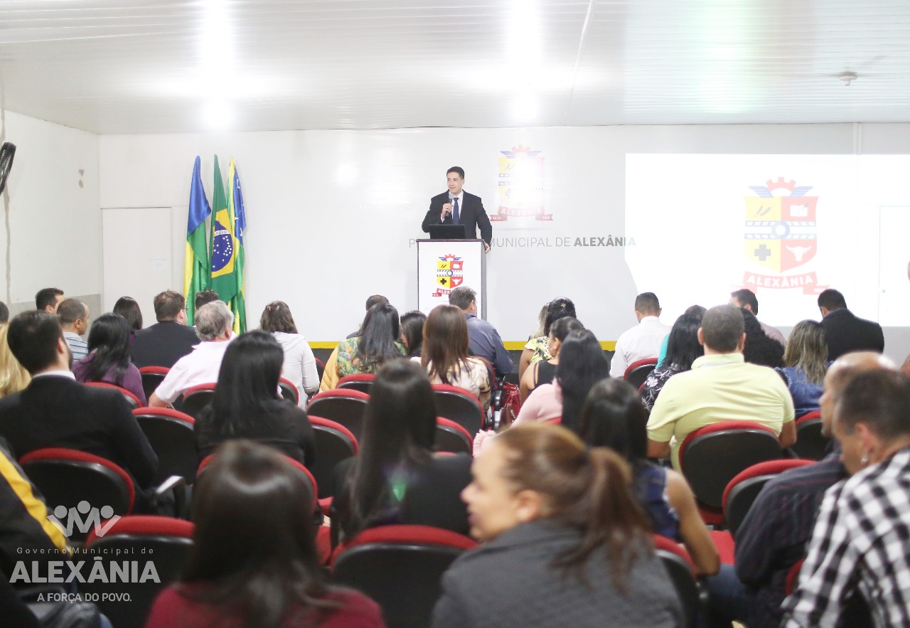 Equipe do Executivo realiza apresentação dos 18 meses de gestão